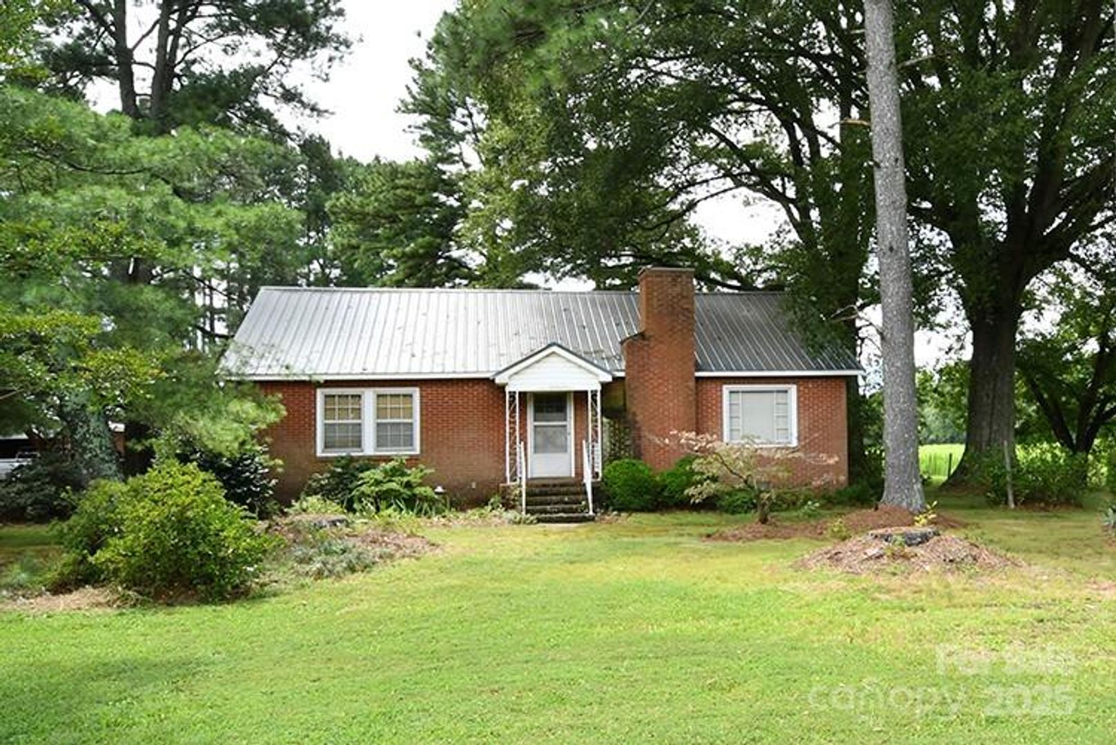 Mooresville House: 1850 Landis Hwy