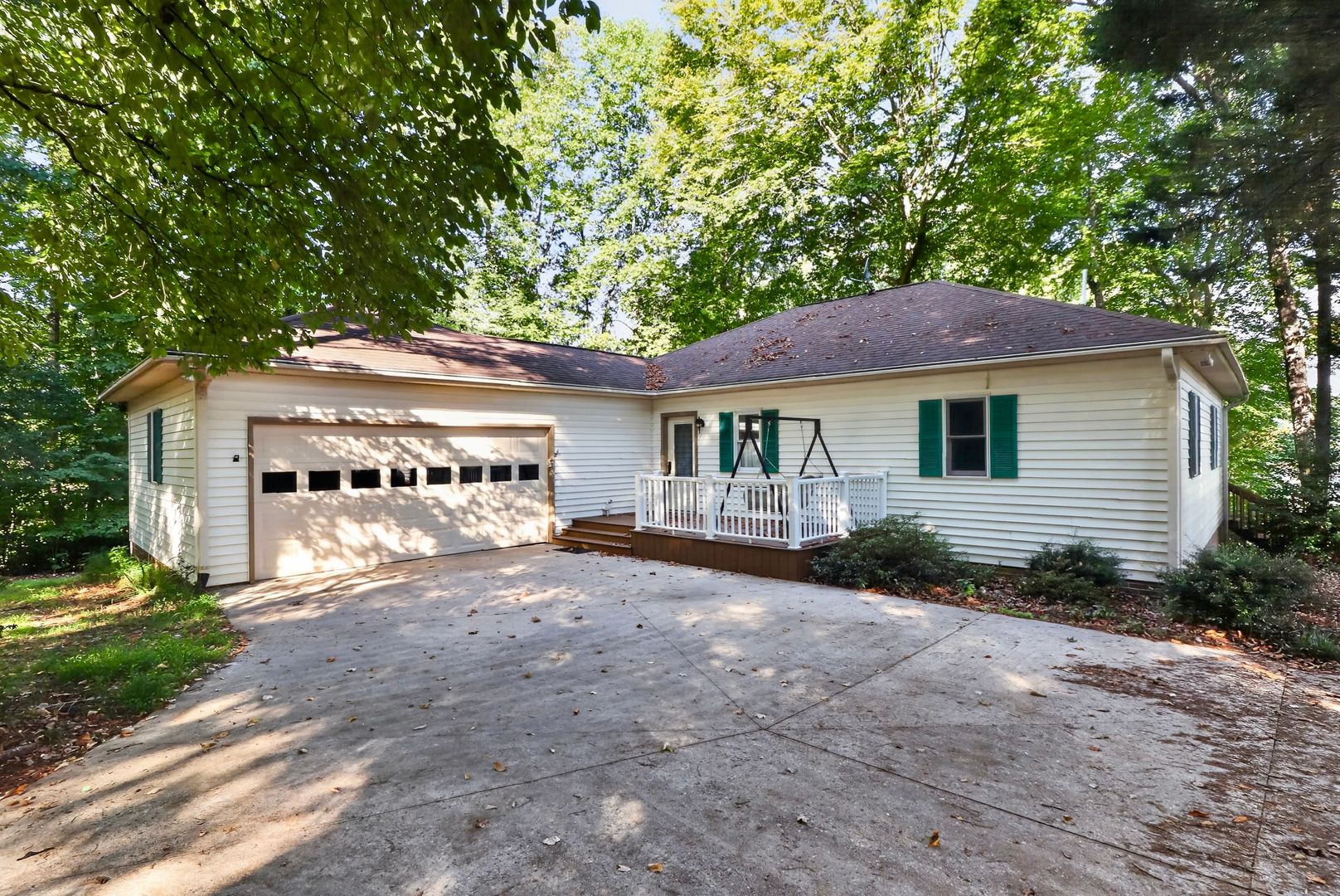 Mooresville House: 151 Seagrove Lane