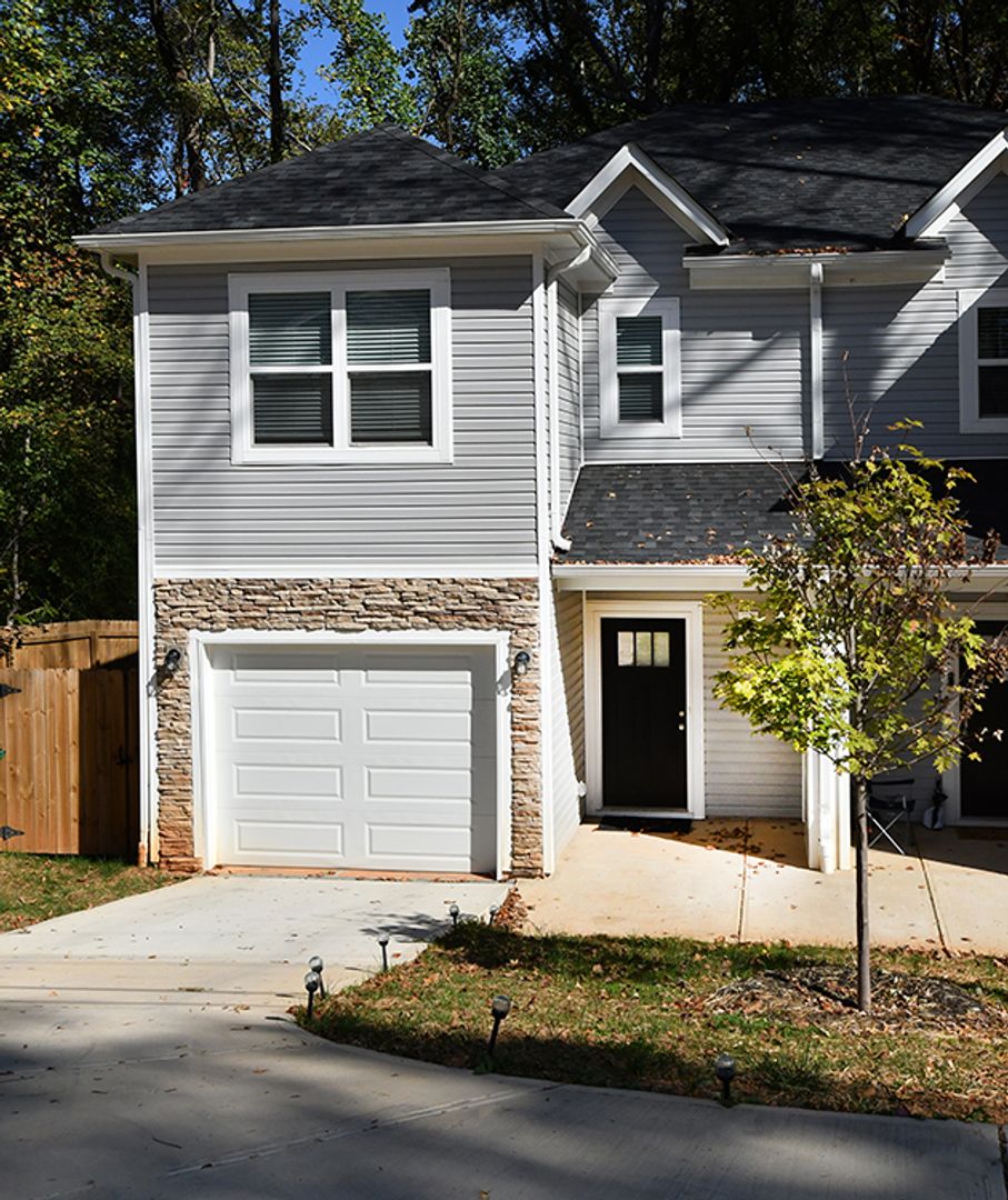 Charlotte House: 2046 McDonald Drive
