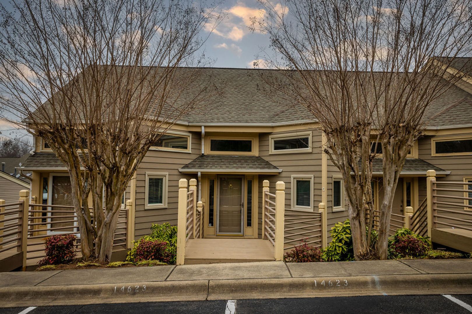 Charlotte House: 14623 Waterside Drive