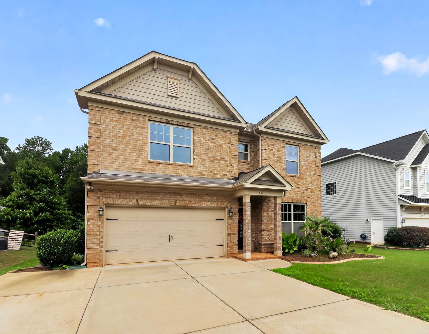 Clover House: 549 Daventry Court