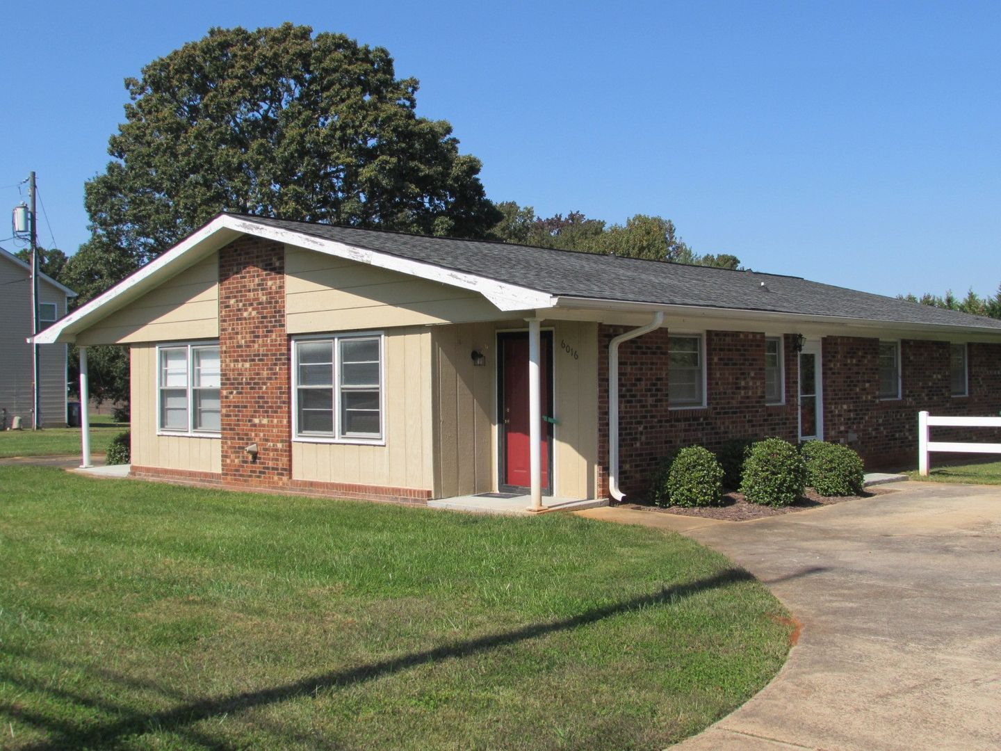 Charlotte House: 6016 Pleasant Grove Rd