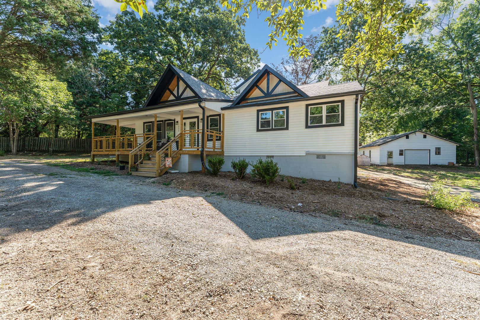 1916 New Garden Road 2 of 12