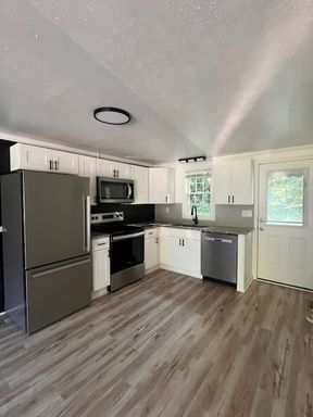 FURNISHED 2-bedroom - 1304 W Ridge Street Apt. 2 - Professionally Managed by Select Real Estate Group, Inc.
