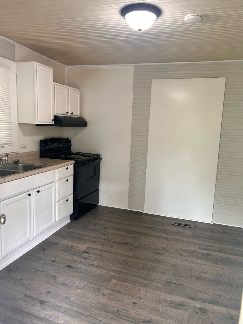 Kannapolis House: 638 Wilson Street # B