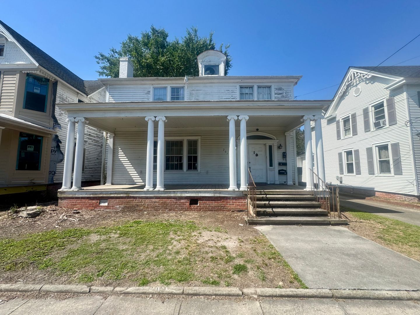 Elizabeth City Apartment: 207 E Burgess Street