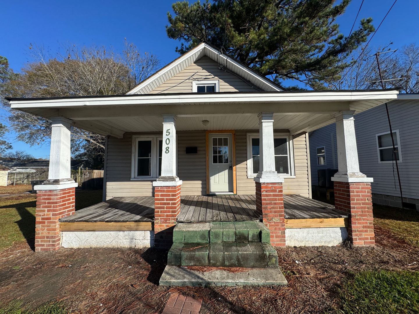 Elizabeth City House: 508 Bank Street