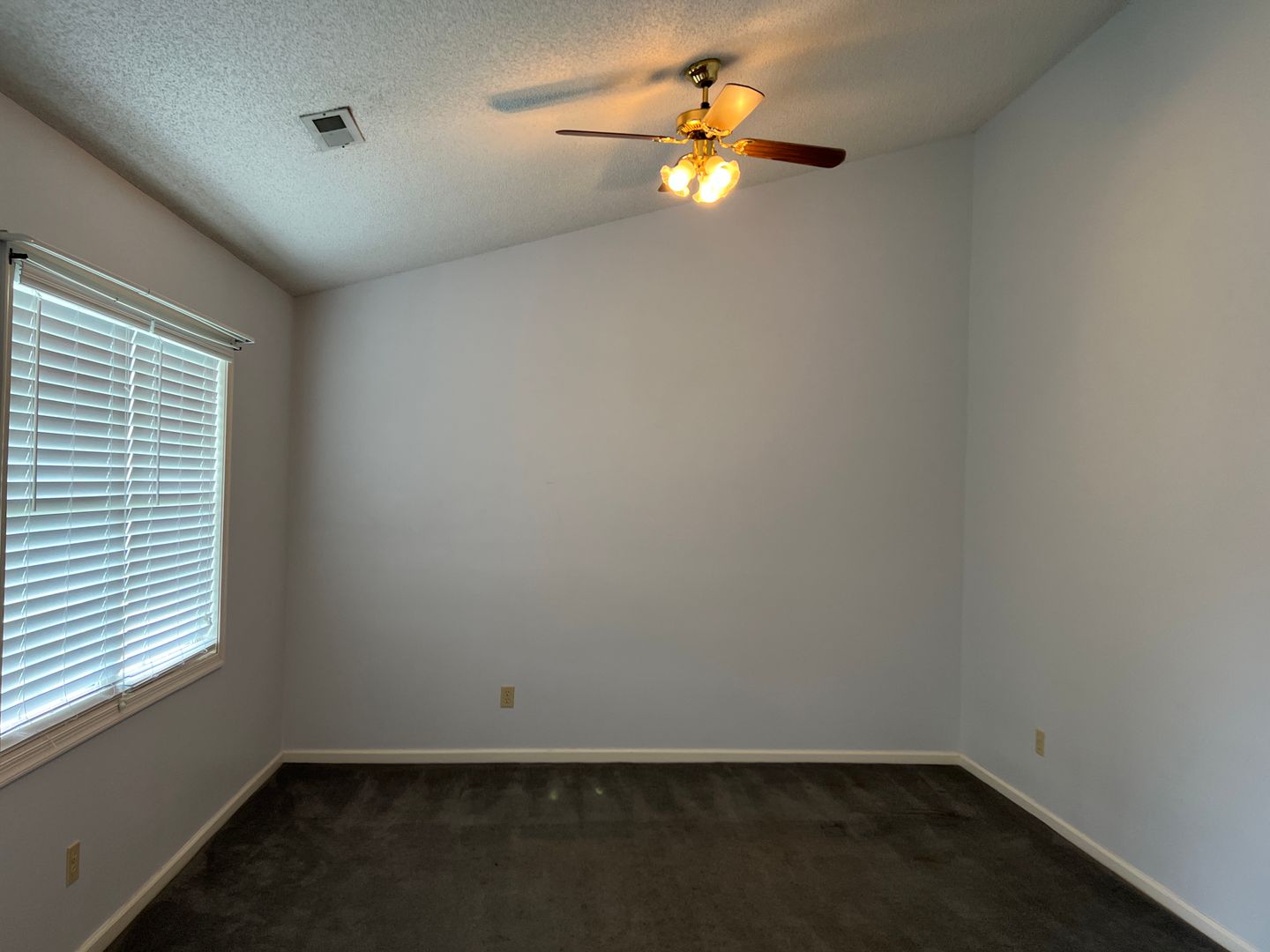 Elizabeth City House: 118 Red Cedar Run