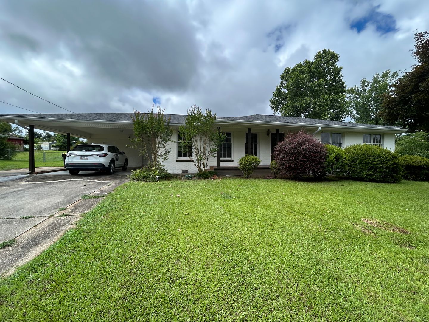 Newnan House: 6 Georgian Dr