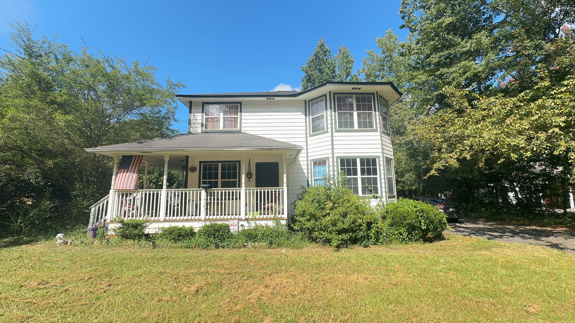 Newnan House: 190 Susie Place