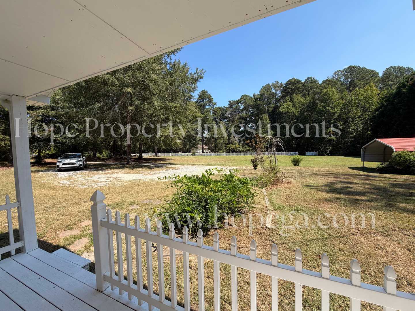 Fayetteville House: 135 Old Highway 92