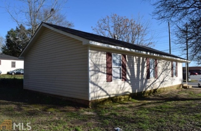 Newnan House: 141 West Washington St