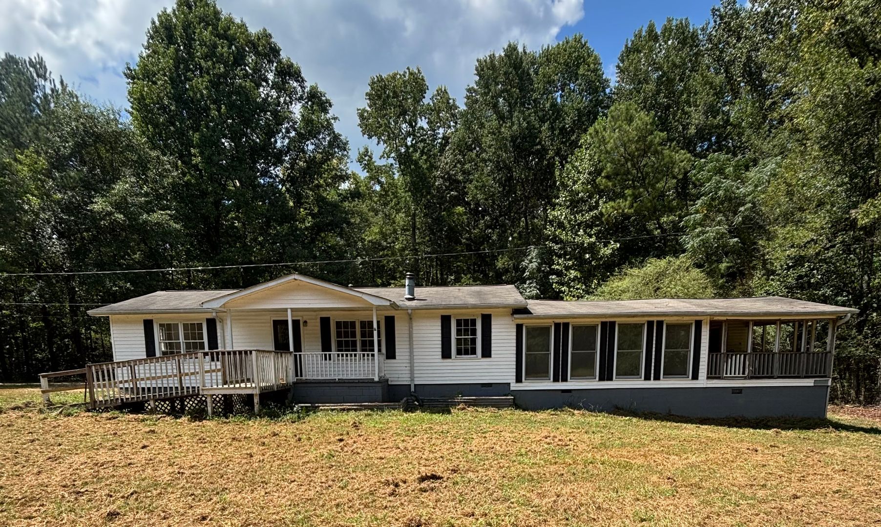 Newnan House: 593 Holbrook Rd