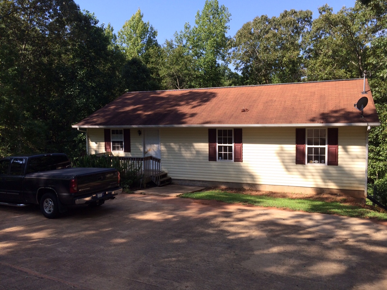 Newnan House: 360 Widgeon Dr