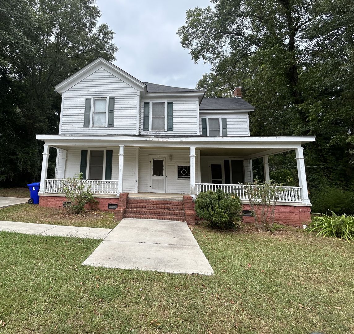Grantville House: 179 Lagrange St