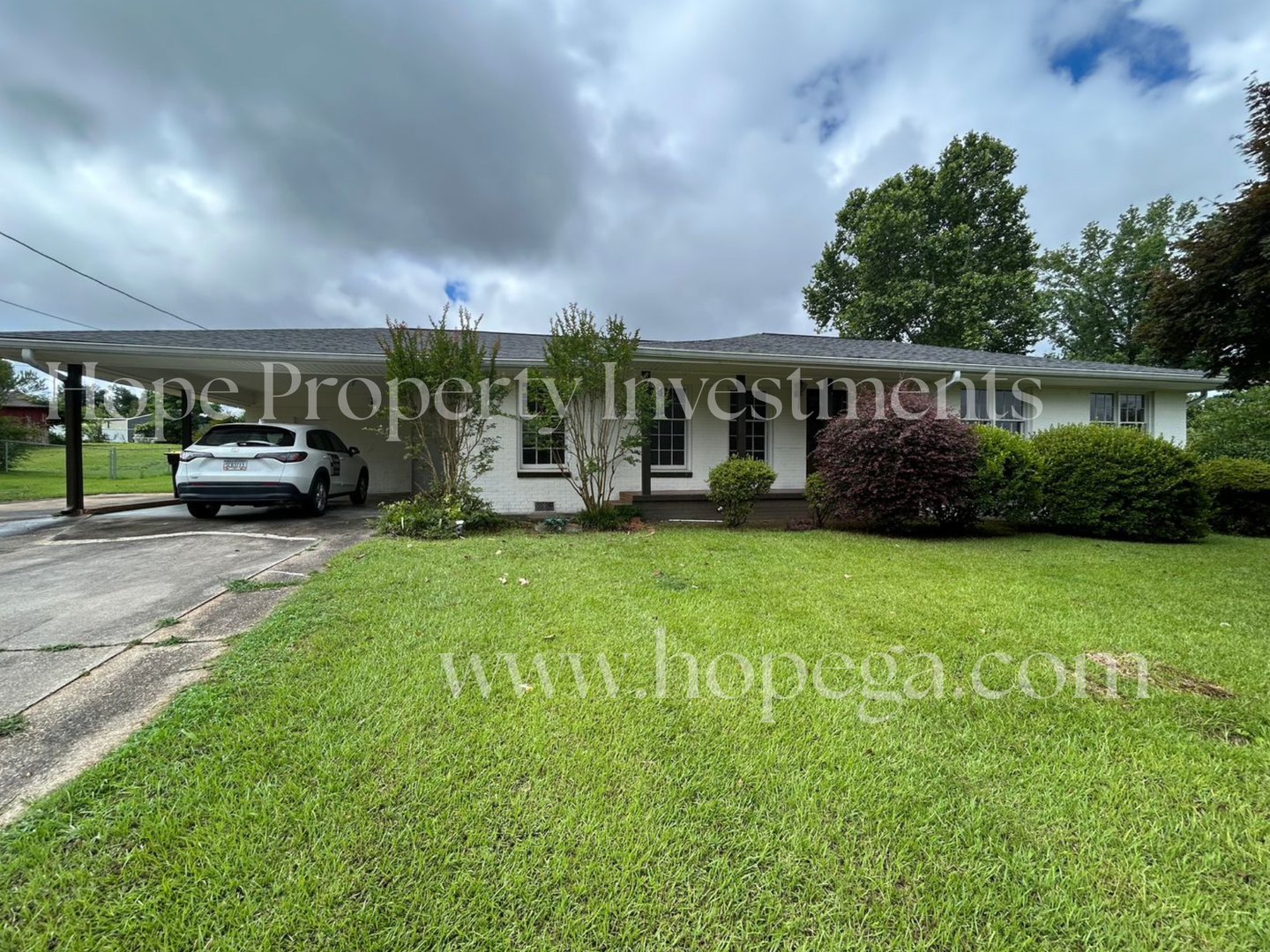 Newnan House: 6 Georgian Dr