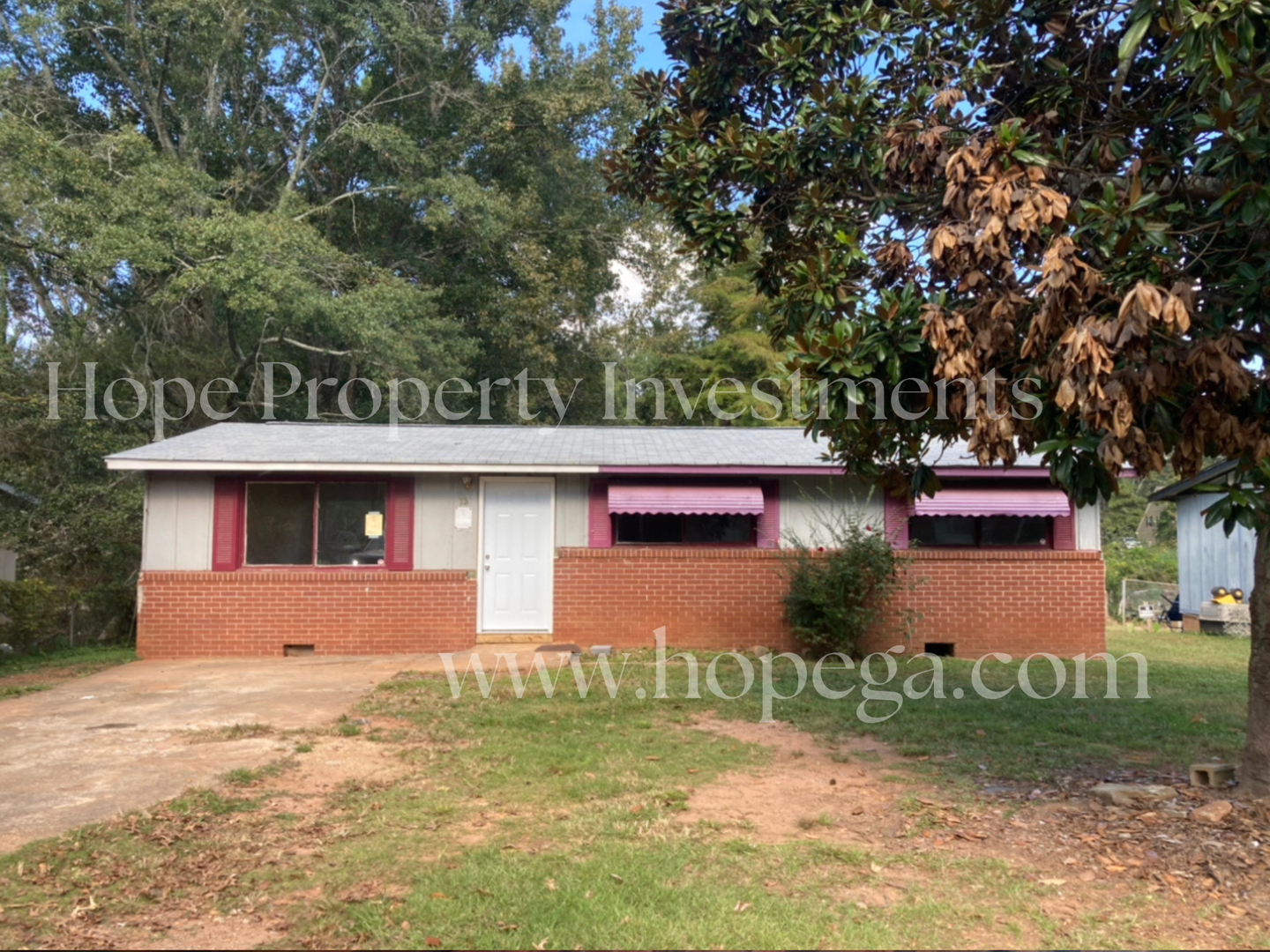 Newnan House: 73 Spence Ave
