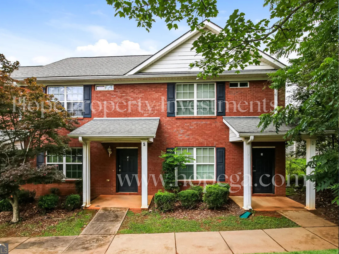 Newnan Townhome: 5 E Newnan Rd