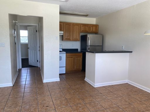 Spacious 1-Bedroom Apartment – $900/Month! – photo 1
