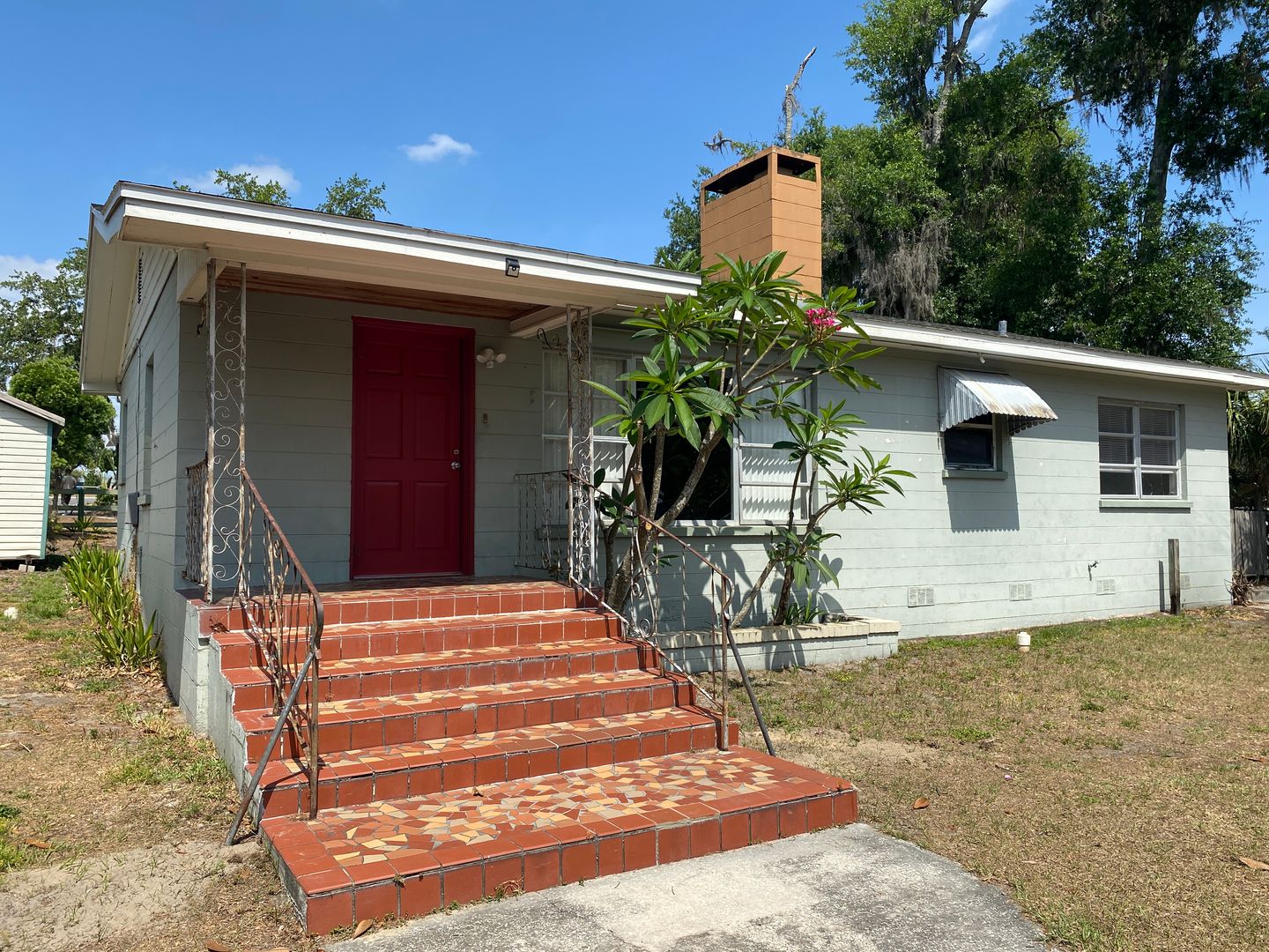 Lakeland House: 1128 N. Vermont Ave.