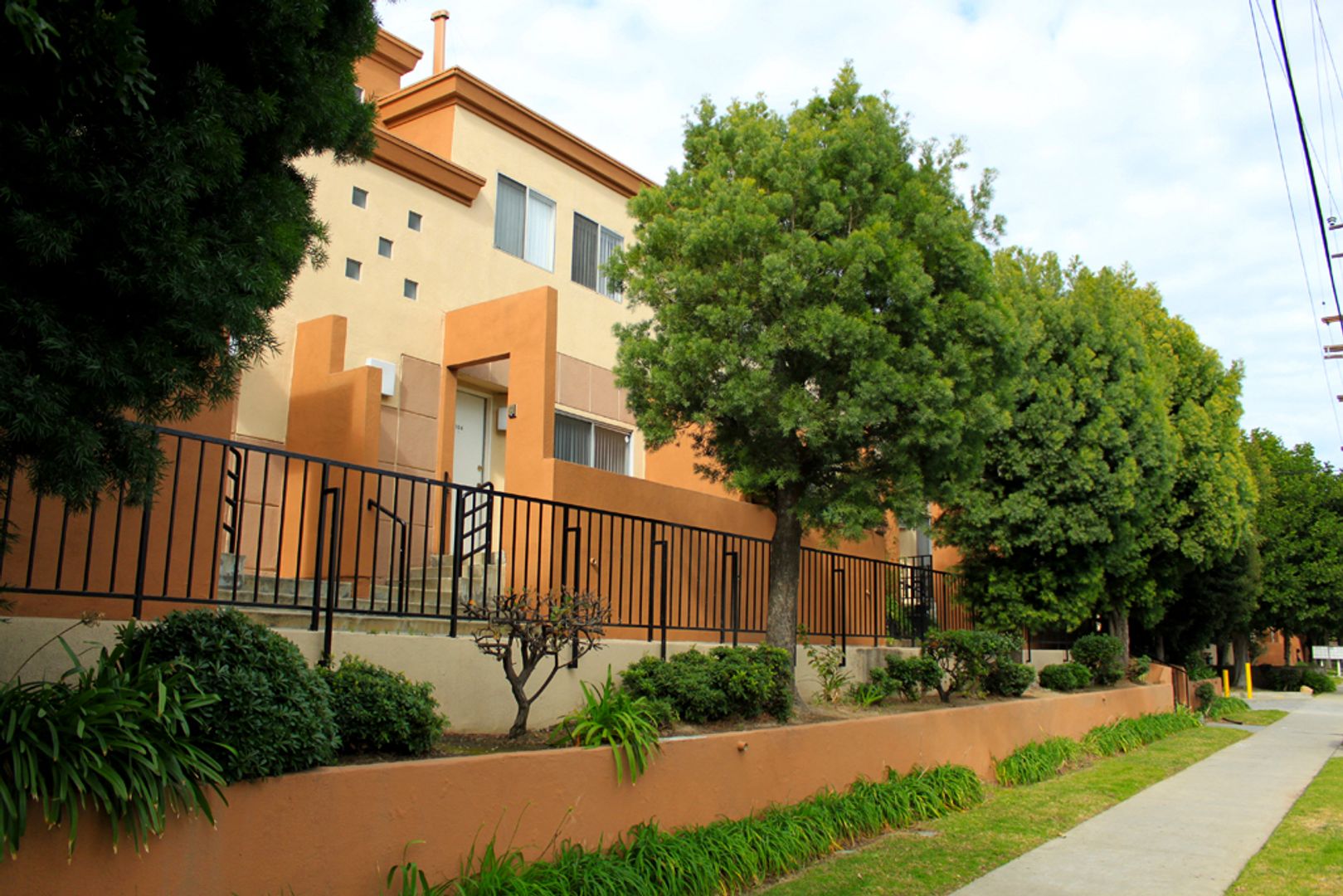 Panorama City Townhome: 14707-29 Nordhoff Street