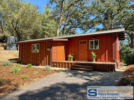 Extensively renovated 1+ bd. cottage in a charming rural setting! – photo 1