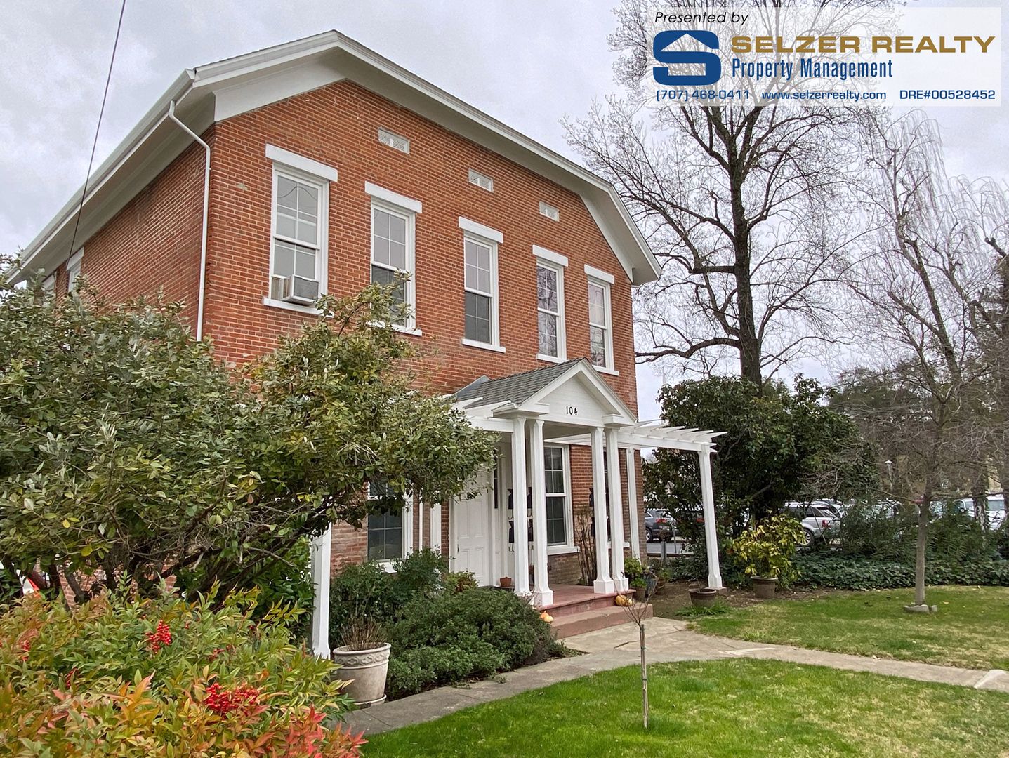 Ukiah Apartment: 104 S. Oak St.