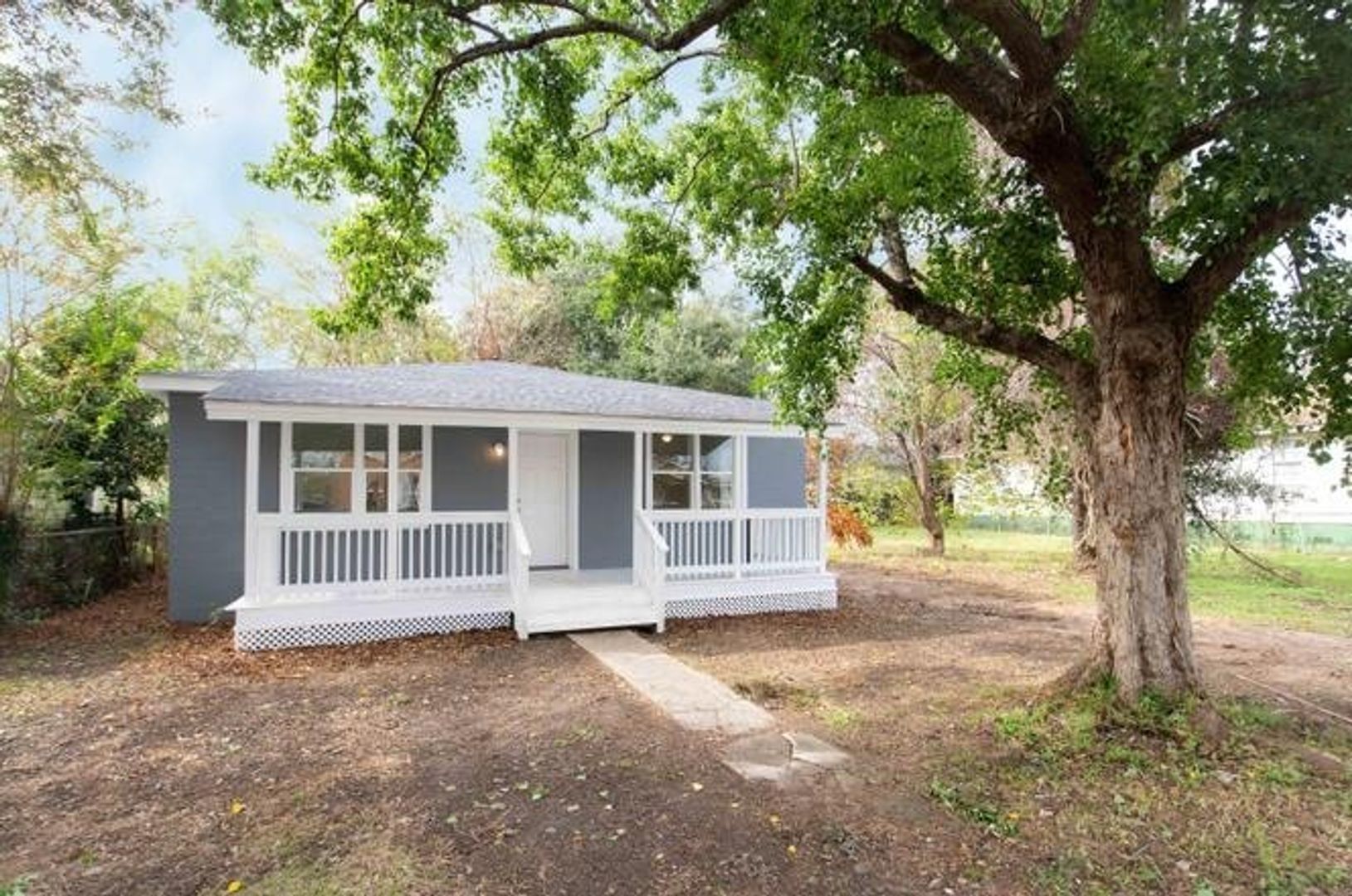 Charleston House: 1849 Doscher Avenue