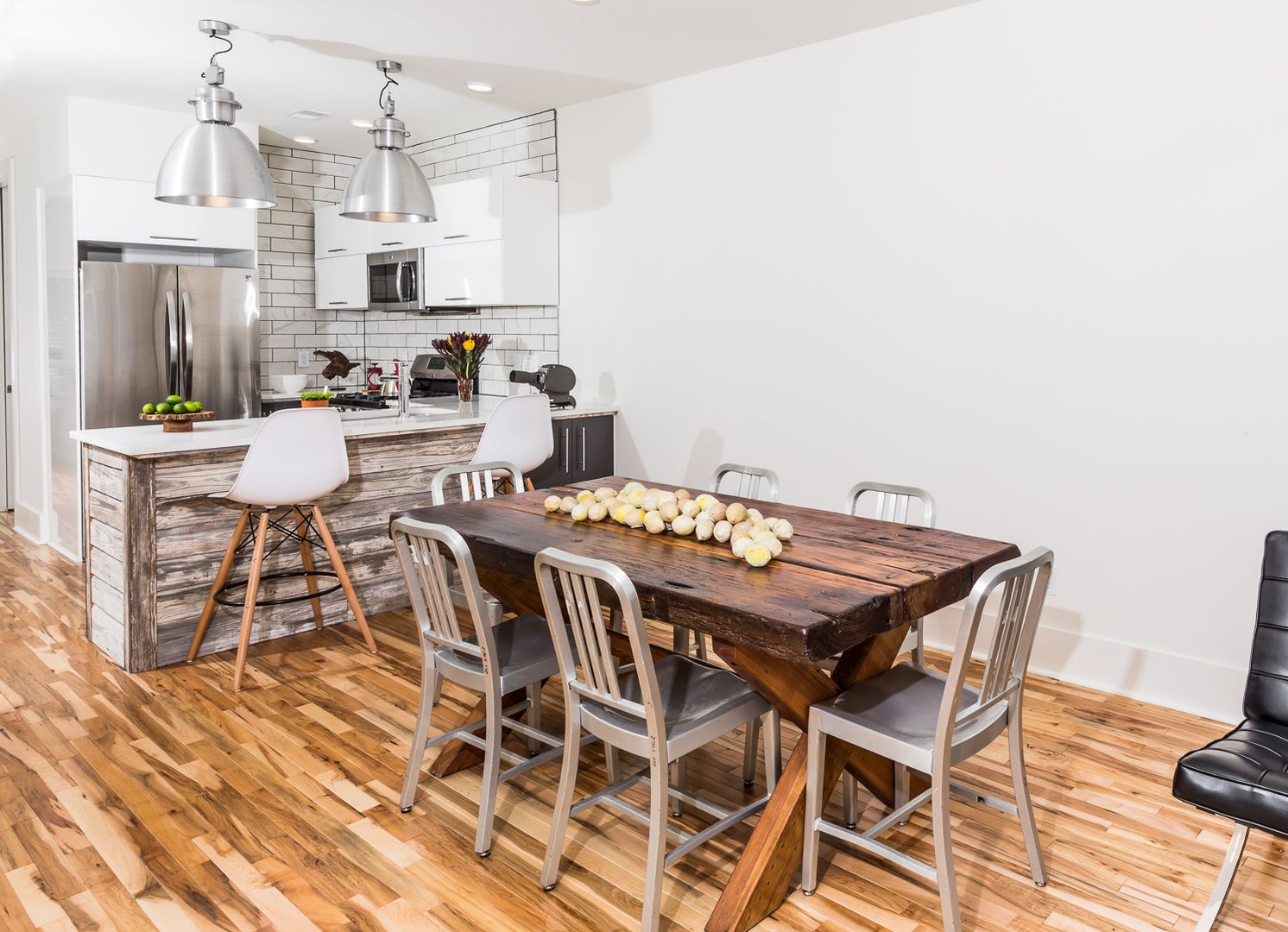 Charleston Apartment: 188 1/2 Line Street