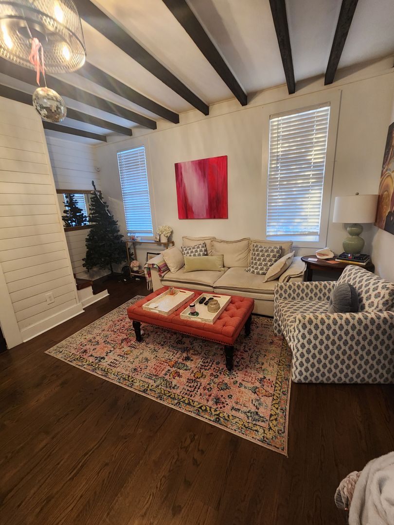 Charleston Apartment: 10, 10.5 and 12 Coming Street