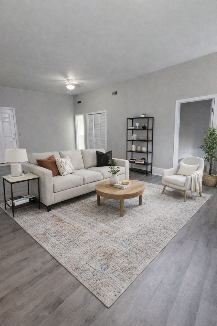 Charleston Apartment: 285 King Street