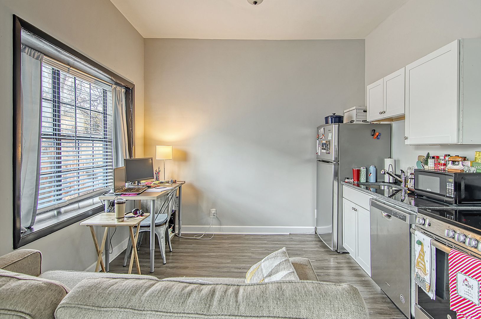 Charleston Apartment: 76 Nassau Street