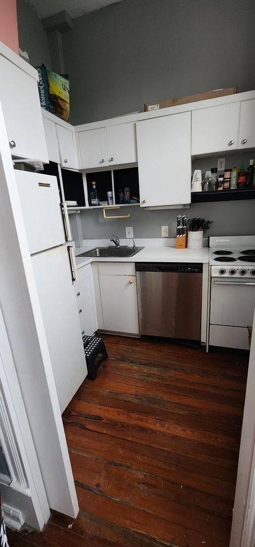 Charleston Apartment: 549 King Street