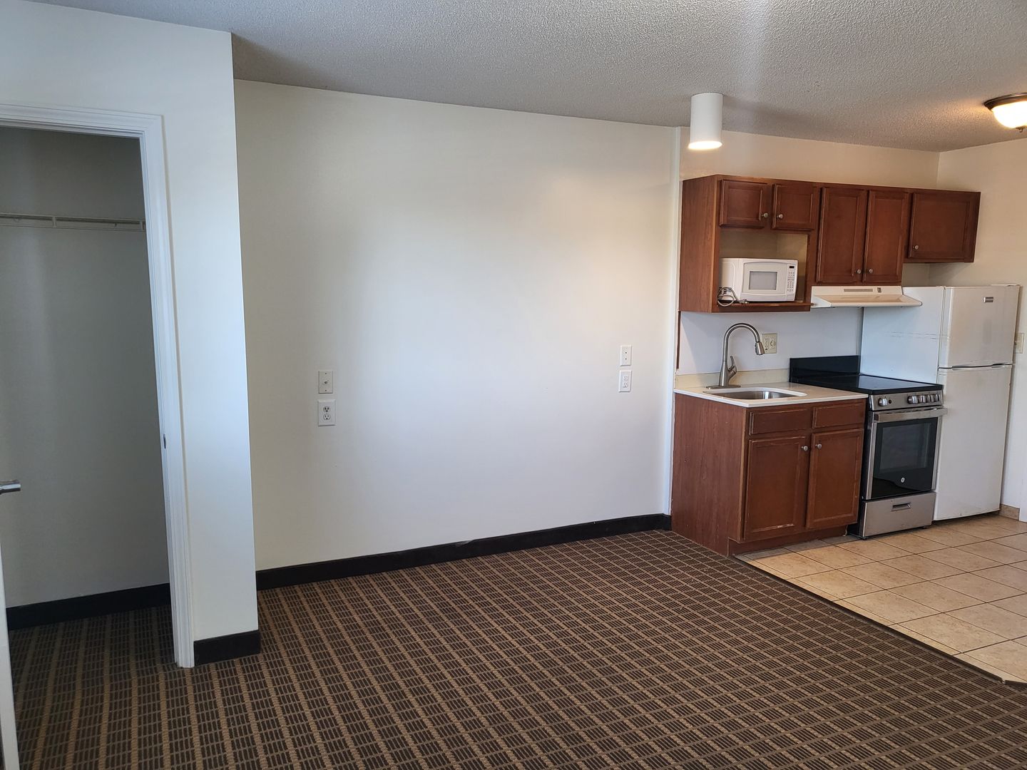 North Charleston Apartment: 7582 Stafford Road