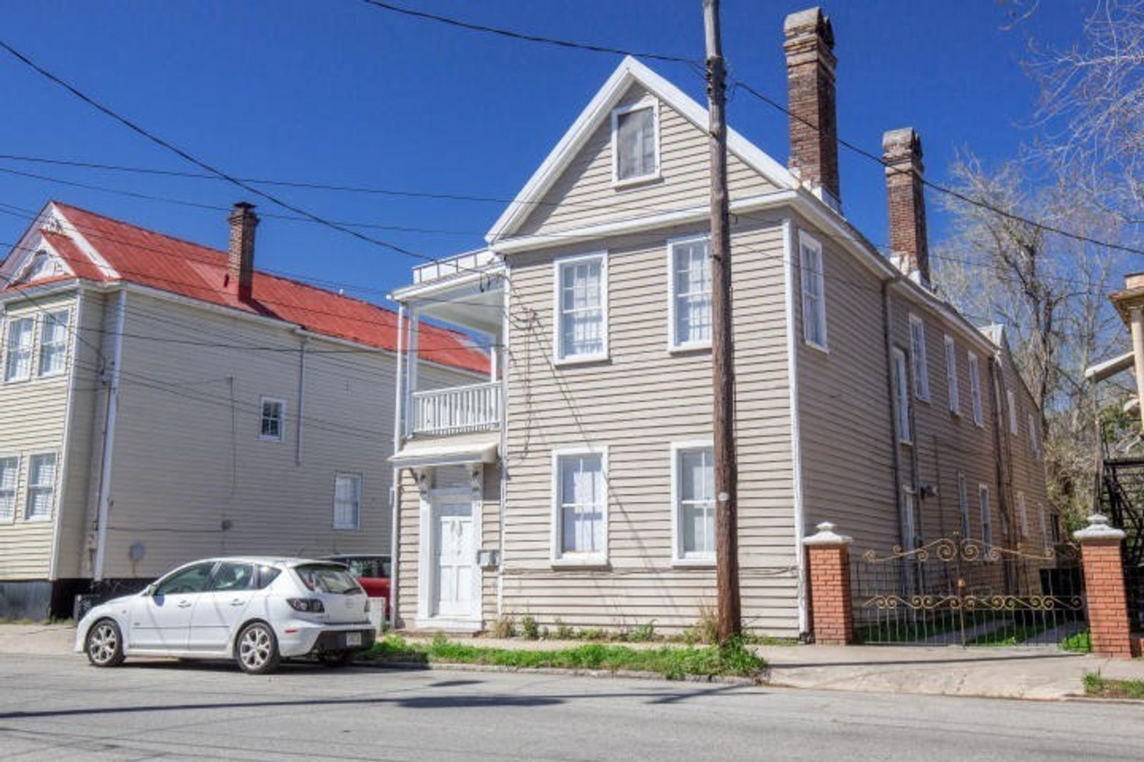 Charleston Apartment: 94 Morris Street