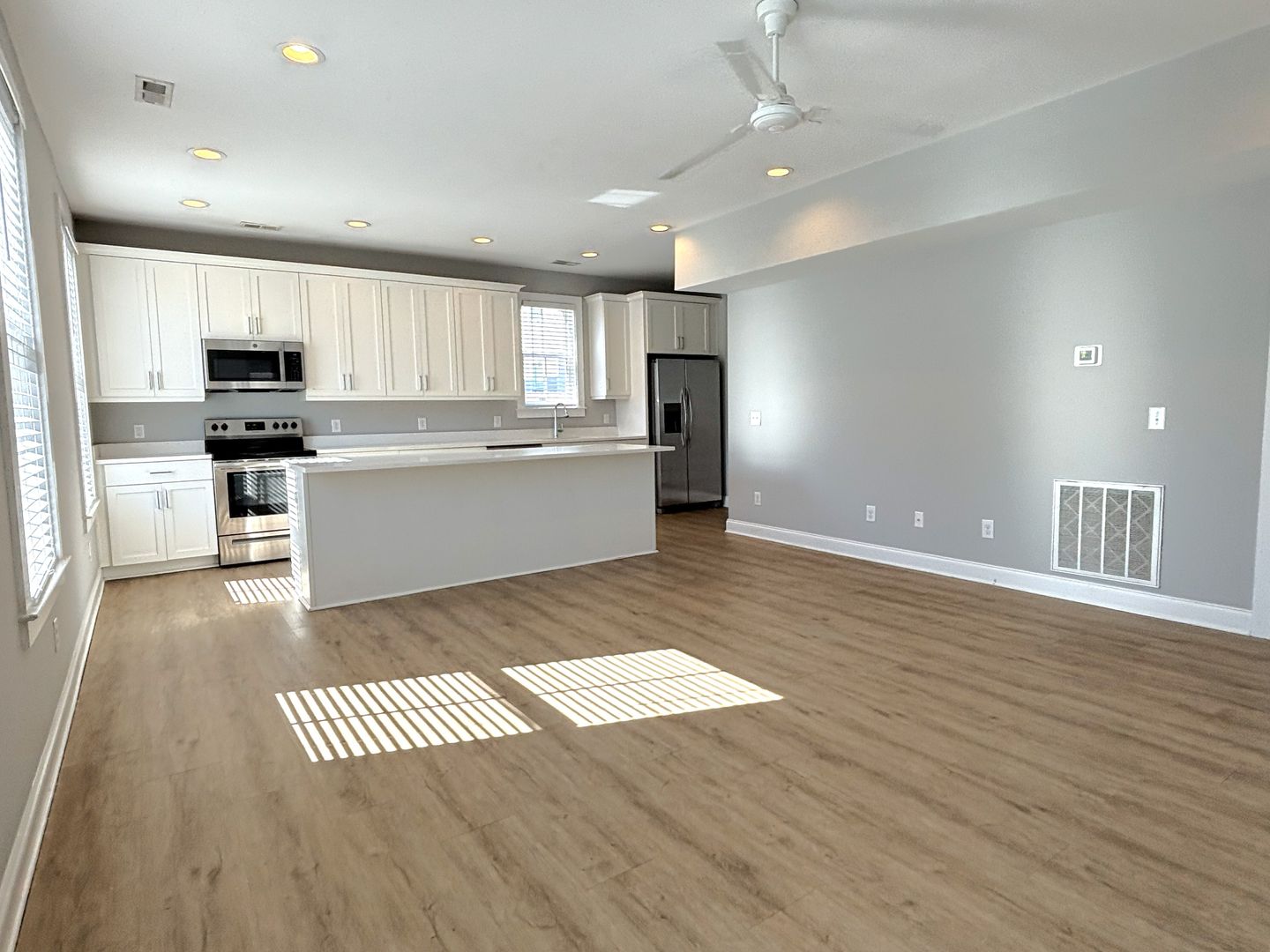 Charleston Townhome: 9 Hanover Street