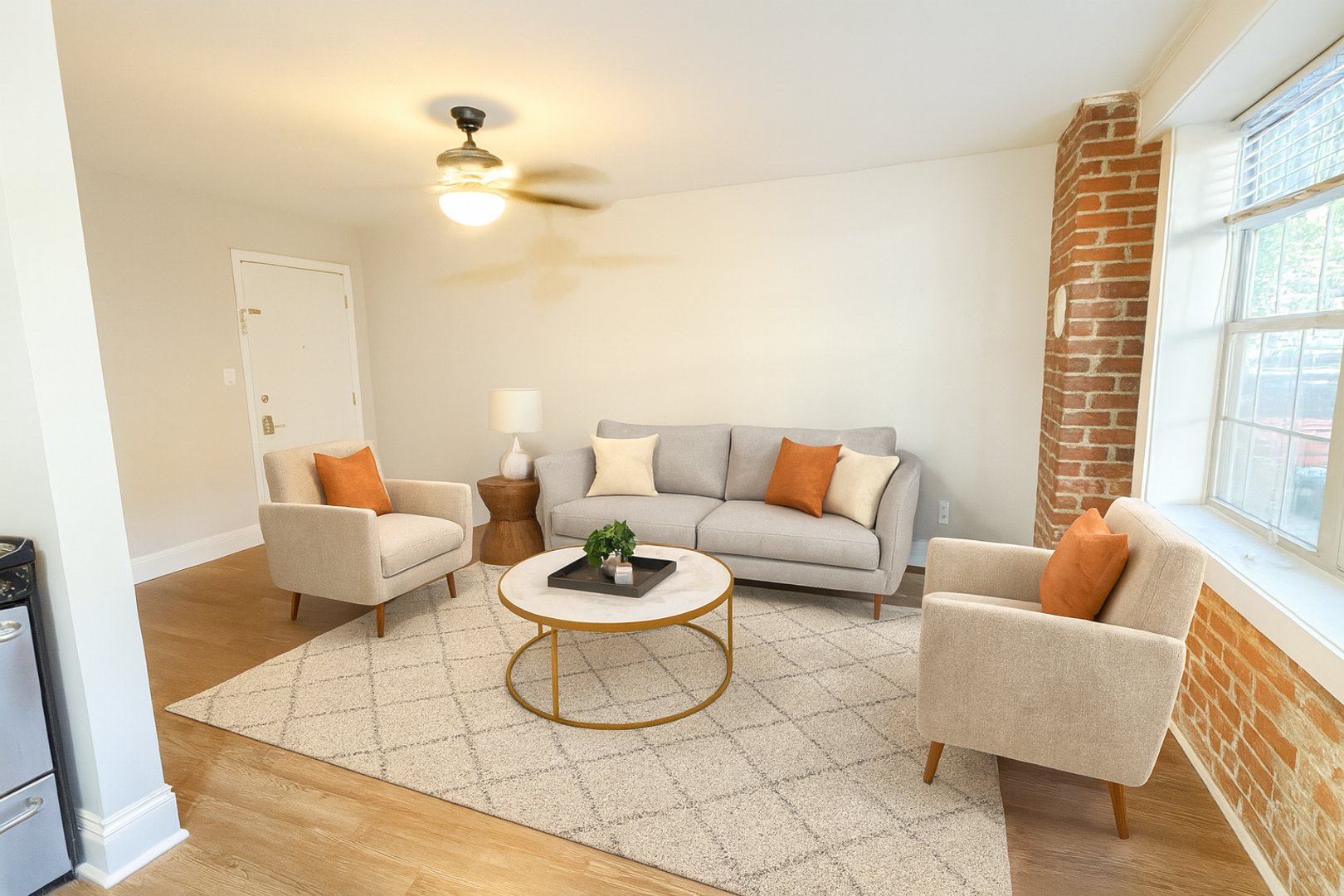 Charleston Apartment: 76 Nassau Street