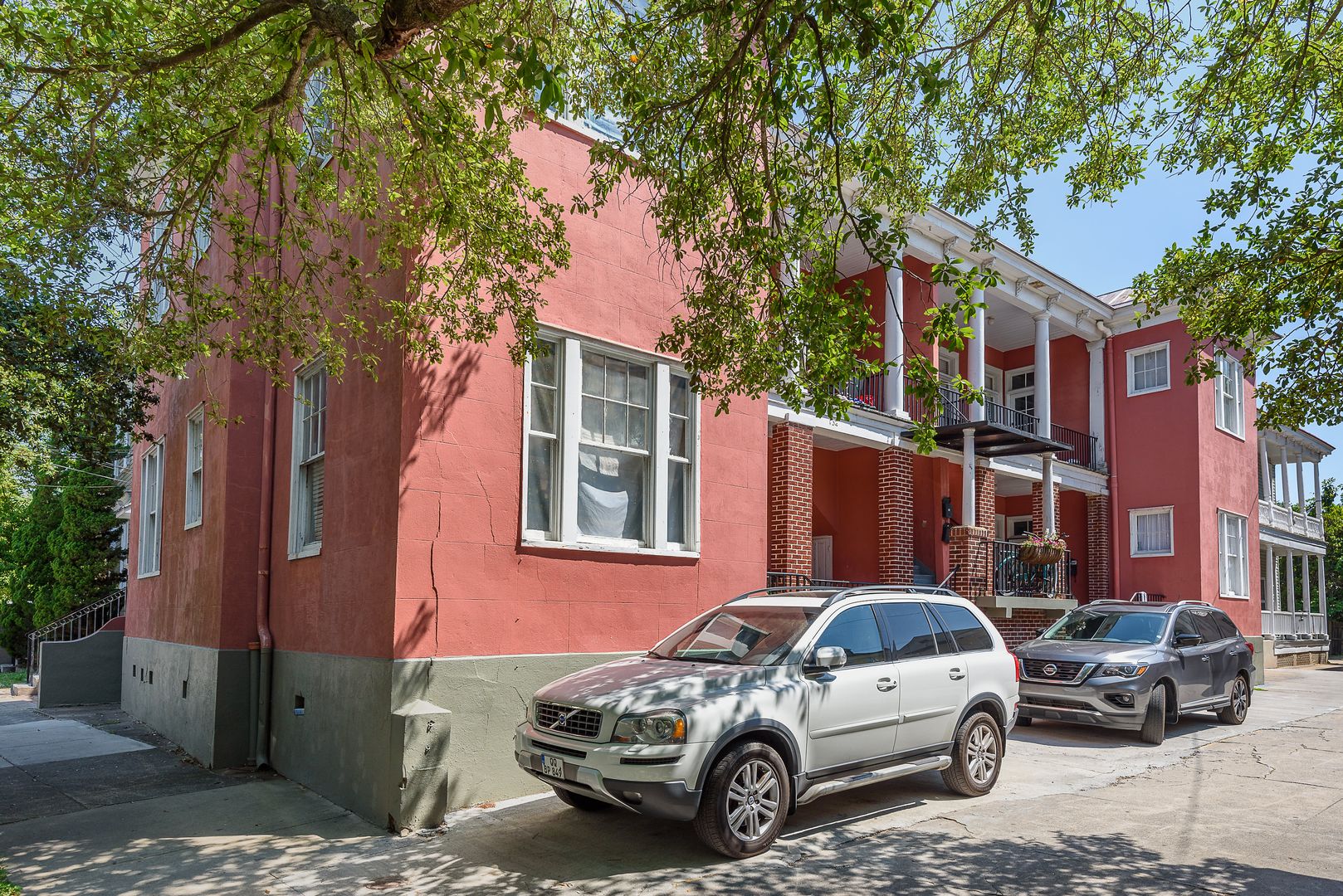Charleston Apartment: 132 Smith Street
