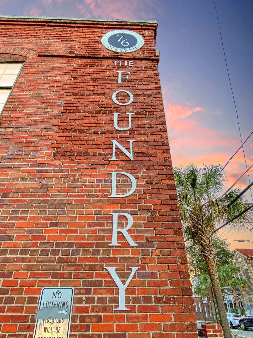 Charleston Apartment: 76 Nassau Street