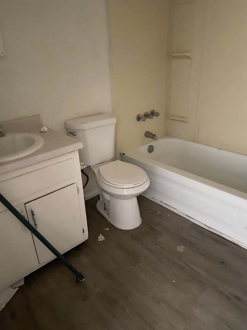 Albuquerque Apartment: 127 Tennessee SE