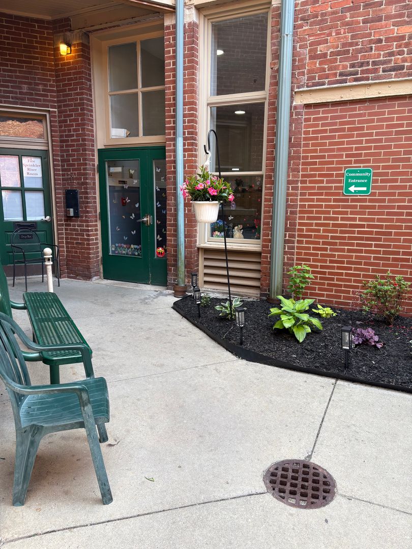 Indianapolis Apartment: 1044 Shelby St