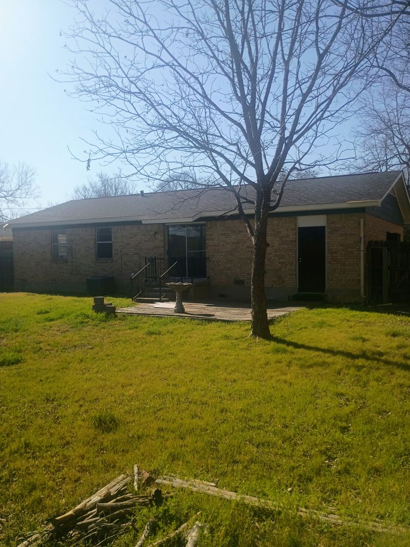 Copperas Cove House: 1105 East Robertson Avenue