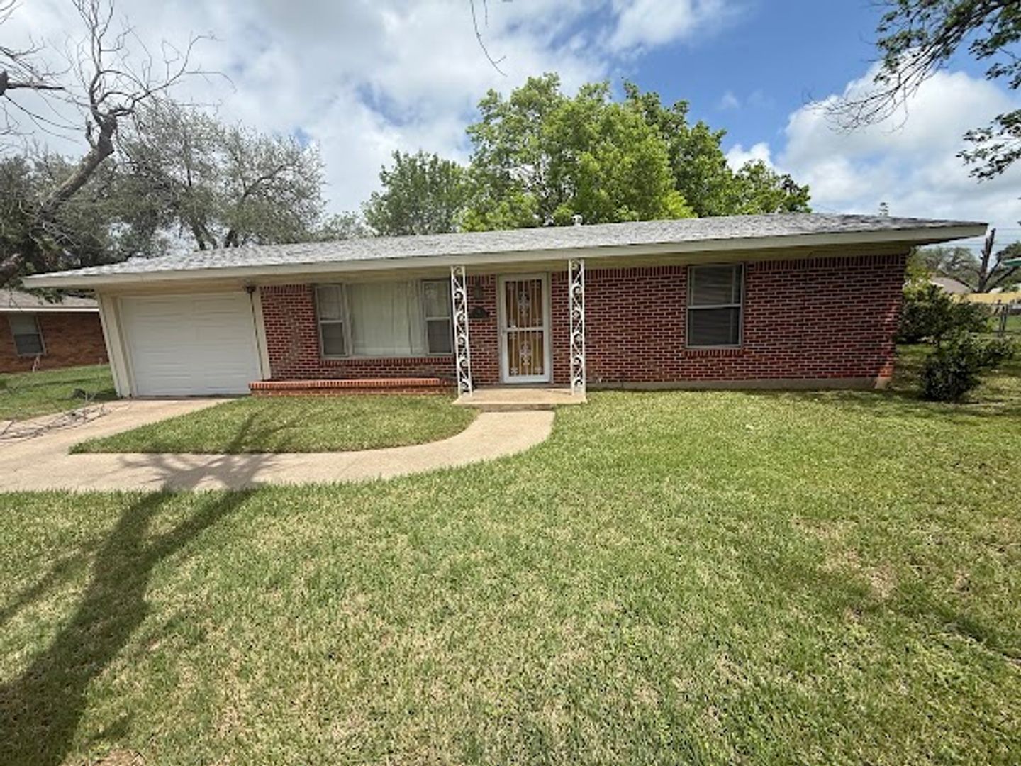 Temple House: 18 East Zenith Avenue