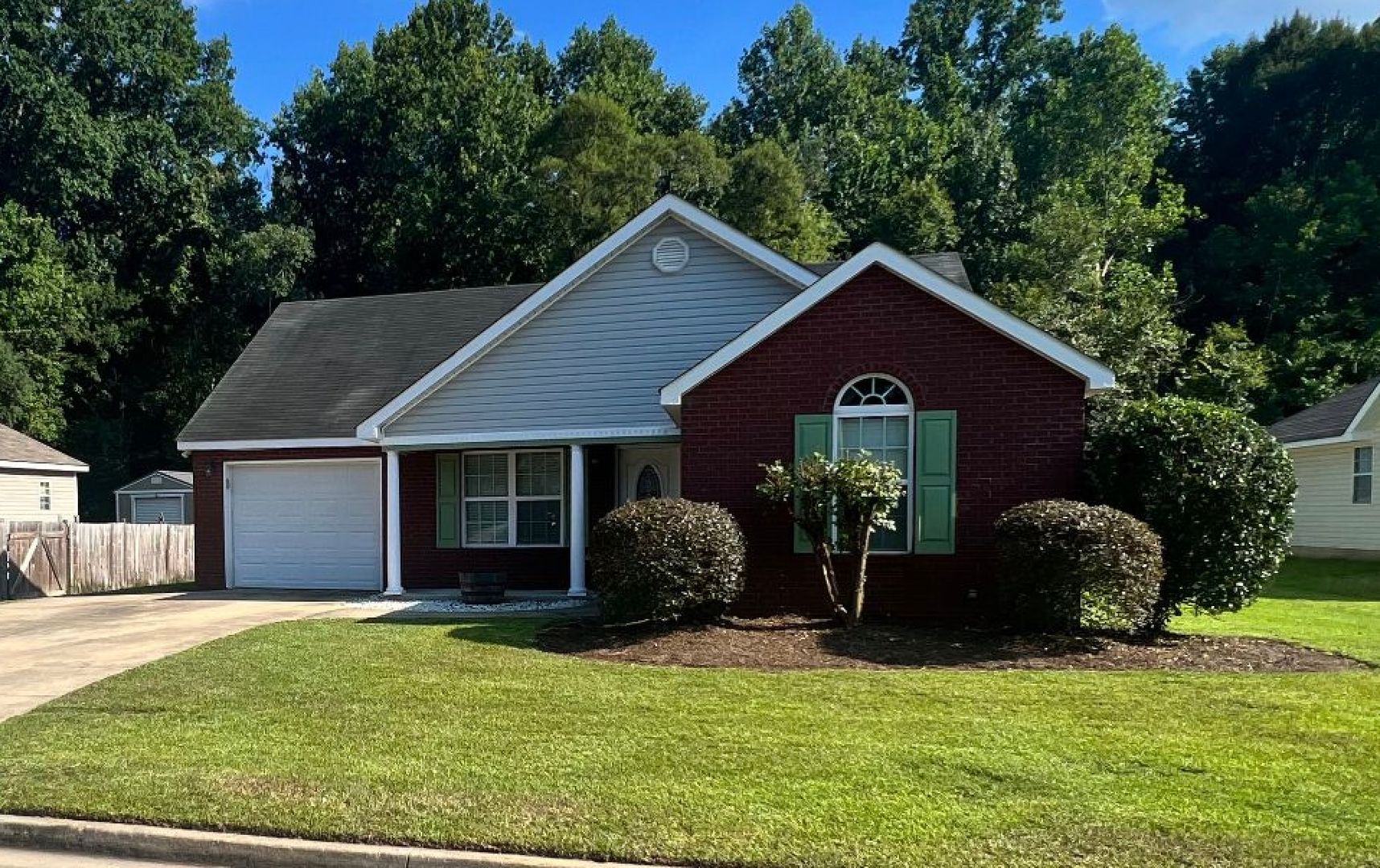 Warner Robins House: 228 Willis Creek Road
