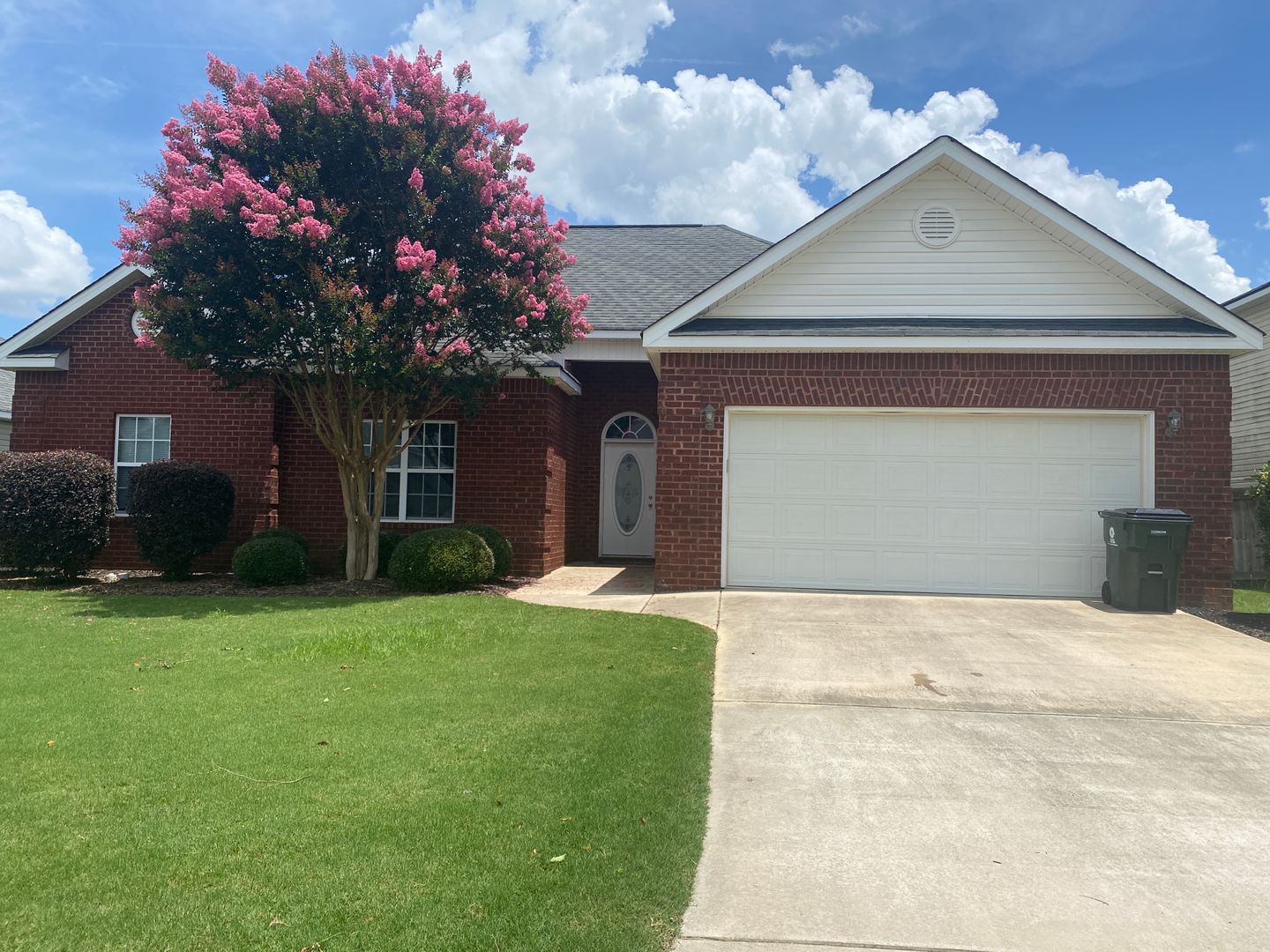 Warner Robins House: 102 Bryce Dr