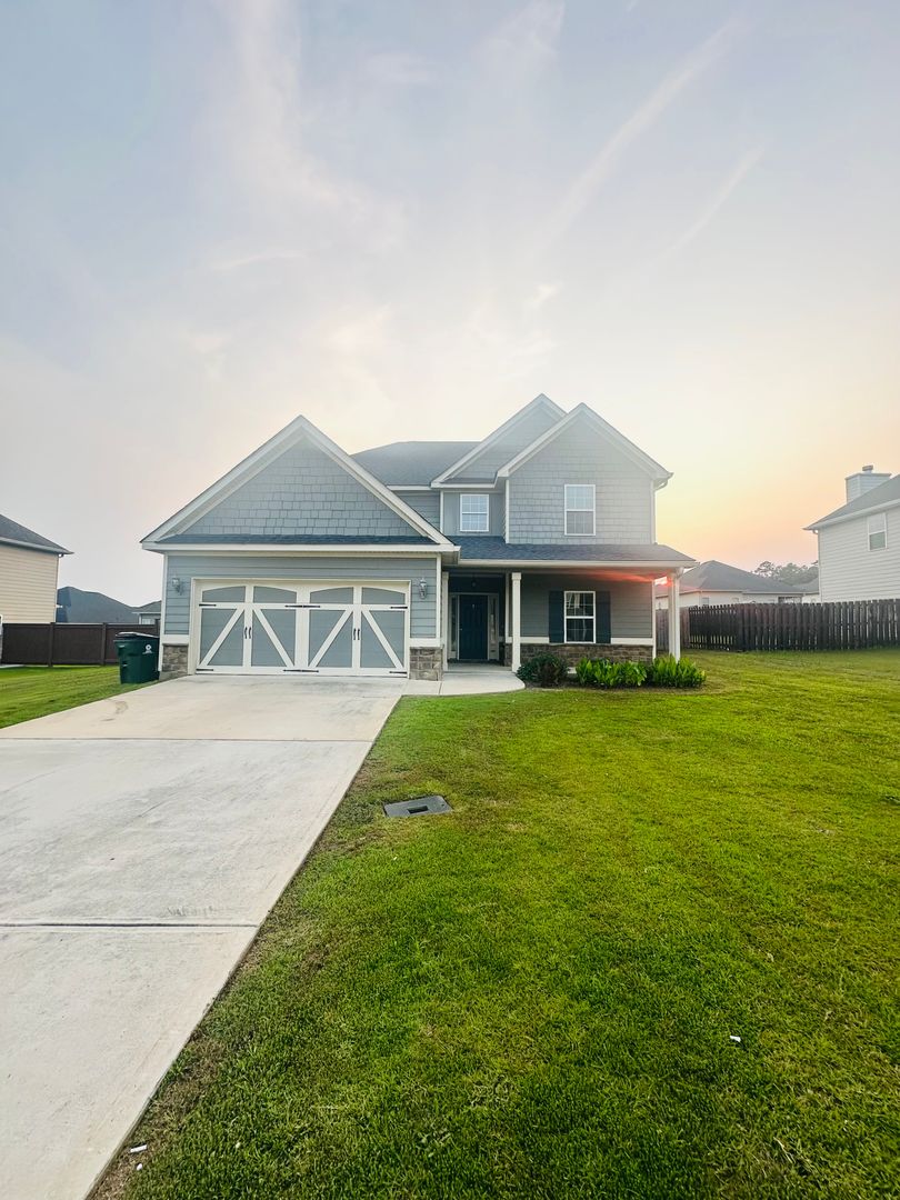 Bonaire House: 107 Catskill Lane