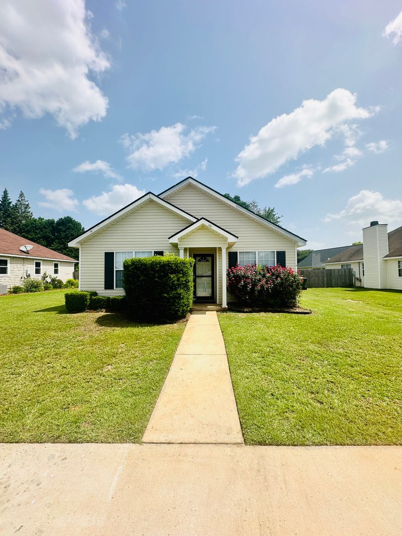Bonaire House: 318 Chadwyck Circle