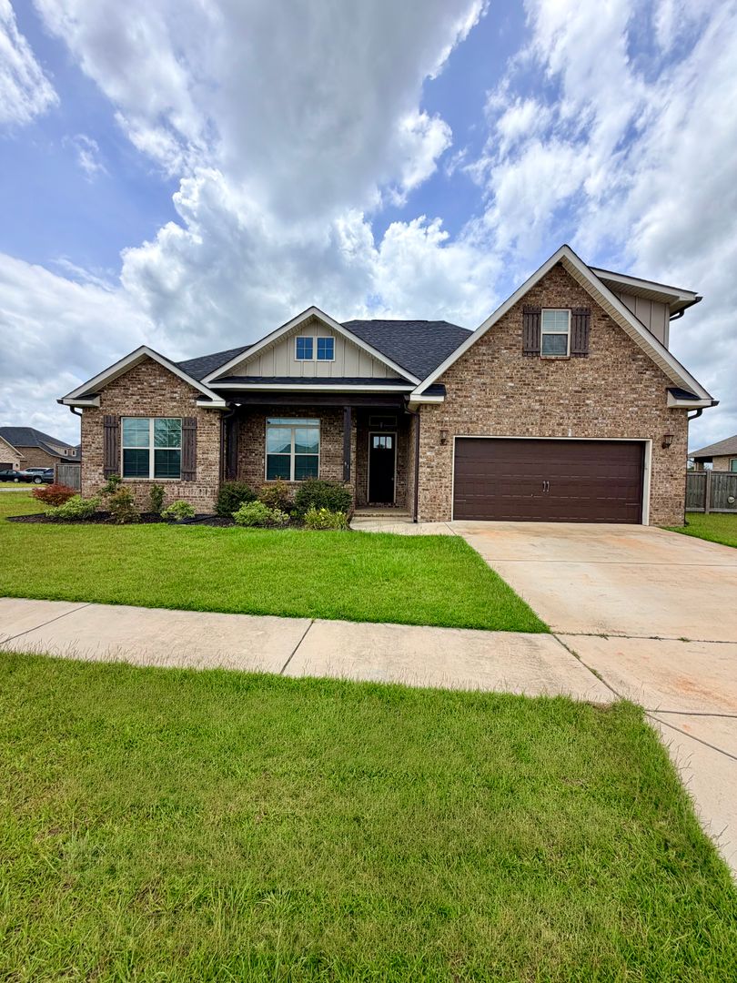 Perry House: 91 Barnyard Way
