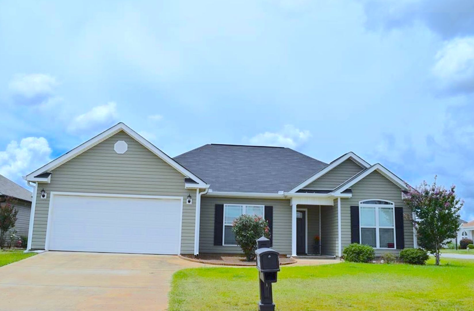 Warner Robins House: 101 Allington Walk
