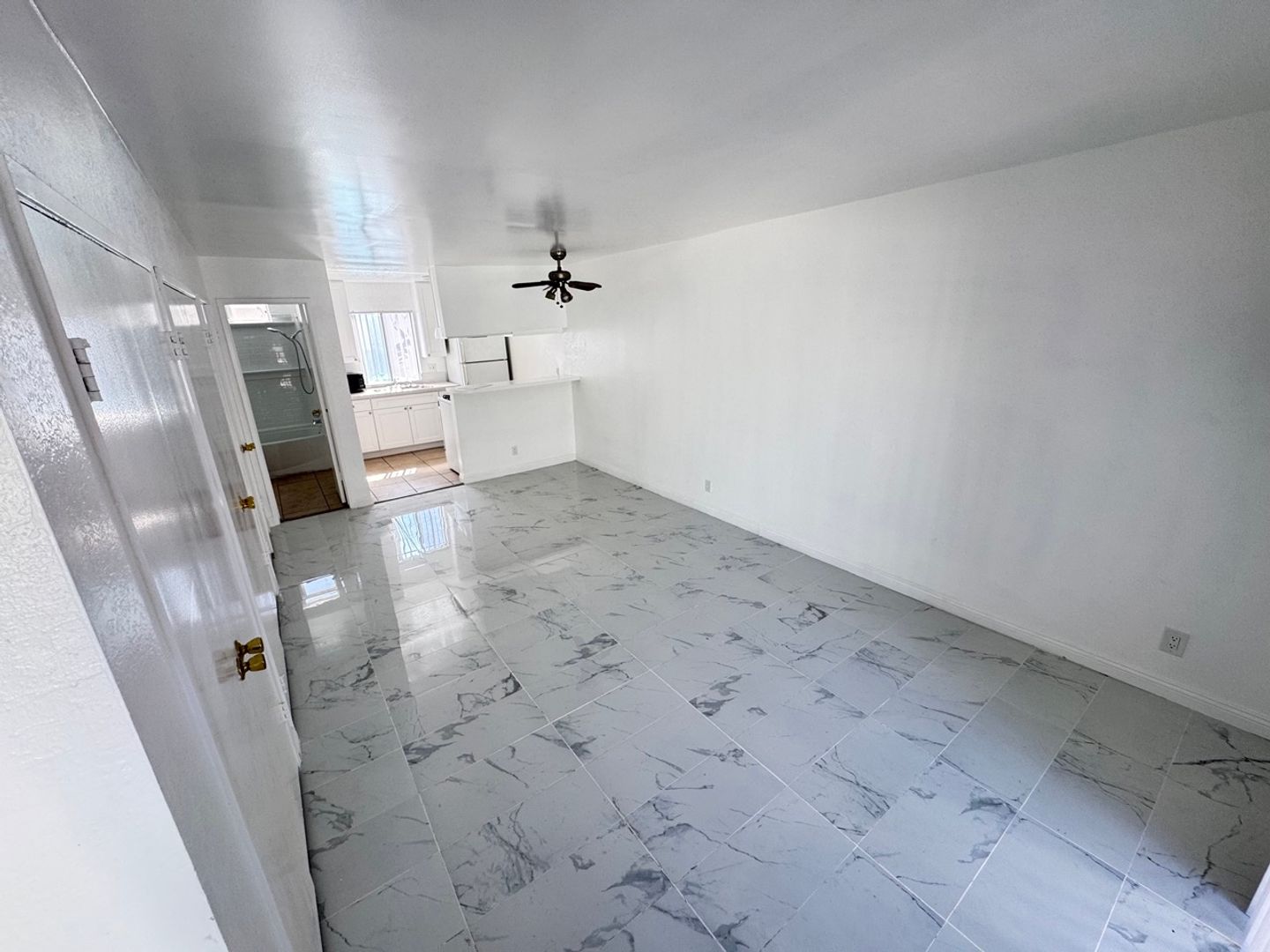 Chatsworth Apartment: 21744 Septo